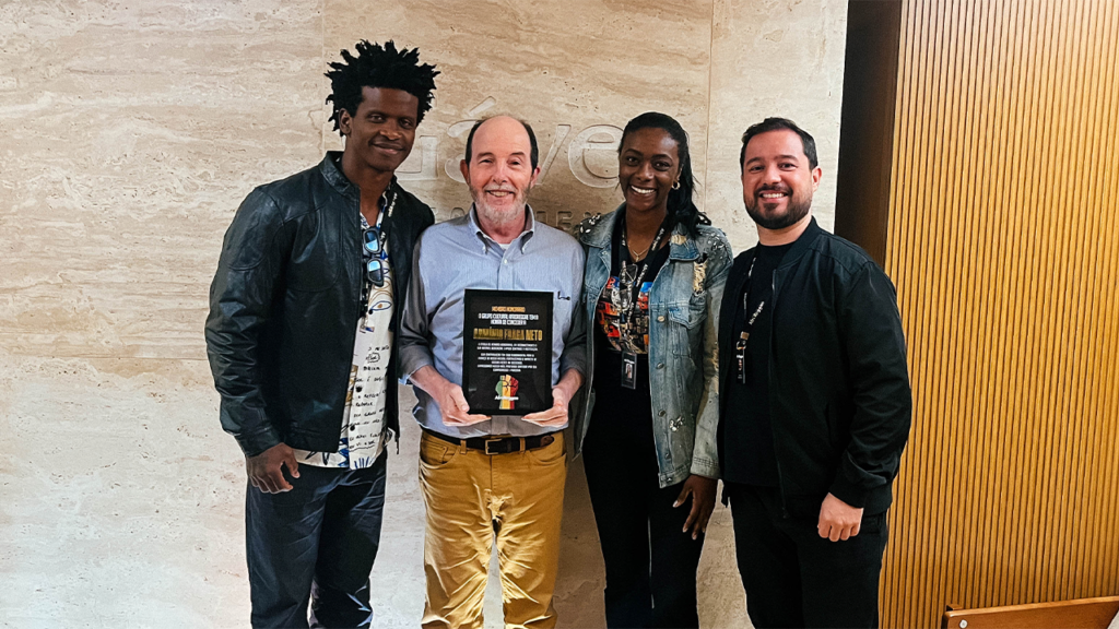 AfroReggae Concede Título de Membro Honorário a Armínio Fraga Neto